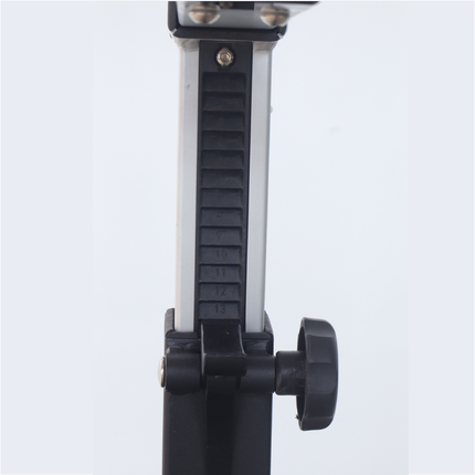 HIIT antrenmanları için Mag Air Spin Bisikletinde kolay koltuk ayarı